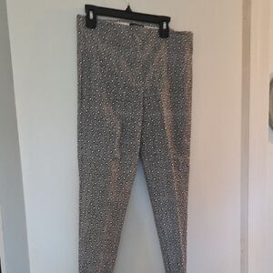 Elegant Black and White Women's Cropped Pants